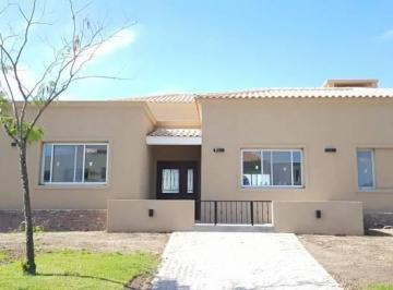 Casa · 250m² · 3 Dormitorios · Excelente Casa Al Rio en San Marco!