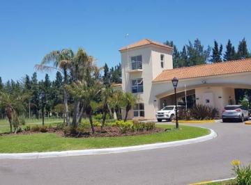 Terreno · 1200m² · Lote Al Rio en Venta en El Barrio Cerrado San Juan
