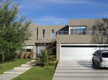 Casa · 420m² · 4 Dormitorios · Casa en Complejo Nordelta - Los Castores