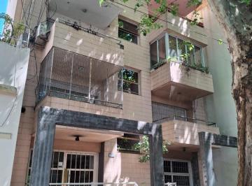 Departamento · 46m² · 2 Ambientes · 1 Cochera · Amplio 2 Amb con Cochera, Gran Balcón. México y Jujuy