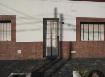 Casa · 3 Ambientes · Casa de 2 Dorm. con Patio! Apto Credito