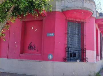 Casa · 140m² · 4 Ambientes · Casa Antigua