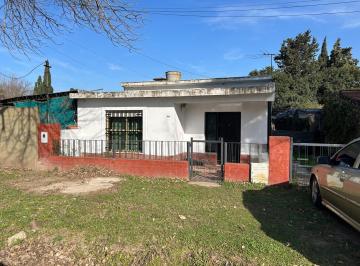 Casa de 3 ambientes, Rosario · Casa de 2 Dorm. en Pueblo Esther