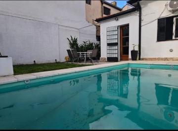 Casa · 235m² · 5 Ambientes · 2 Cocheras · Casa en Venta 5 Ambientes Vicente López