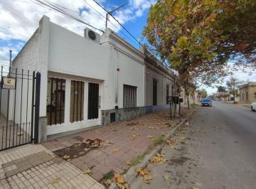 Casa de 4 ambientes, San Andrés de Giles · Casa Céntrica con Patio