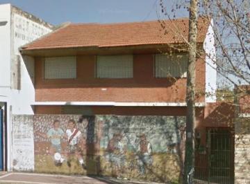 Local comercial · 190m² · 3 Ambientes · 1 Cochera · Local - Banfield Oeste