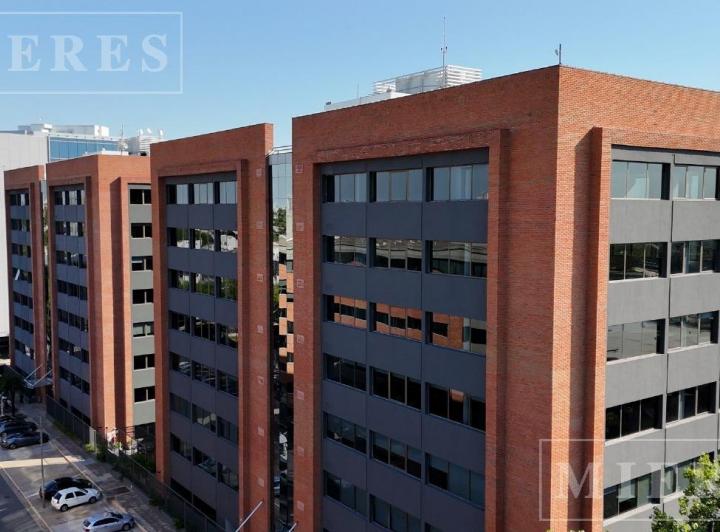 Oficina comercial · 861m² · 20 Cocheras