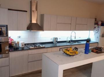 Casa de 5 ambientes, Chacras de Coria · Casa en Barrio Estancia Bulnes