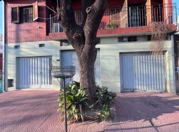 Casa · 250m² · 5 Ambientes · 2 Cocheras · Venta Casa Doble Cochera Local y Fondo