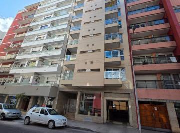 Departamento de 2 ambientes, Mar del Plata · En Alquiler Semi Piso de 2 Ambientes Cochera y Baulera. Zona Macrocentro.