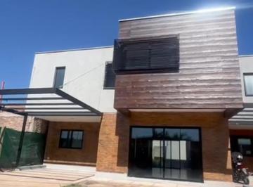 Departamento de 5 ambientes, Maipú · Dúplex a Estrenar de 3 Dorm. – Barrio Privado Vista Oliva, Maipú