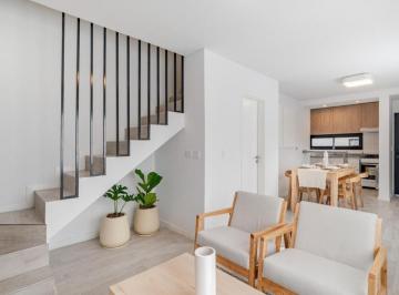 Casa · 96m² · 3 Ambientes · 2 Cocheras · Venta Duplex 2dorm 2cocheras Nvo Poeta, Increible Housing!