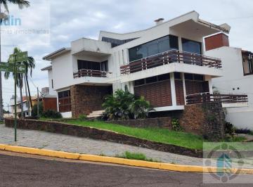Casa · 400m² · 4 Cocheras · Se Vende Importante Casa Barrio Agucates en Esquina a m de Costanera con Vistas Al Rio