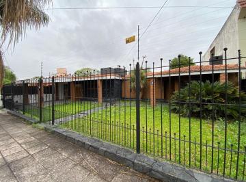Casa de 6 ambientes, Córdoba · Bº Granja de Funes - Oportunidad Venta Casa 3 Dorm Amplio Patio m Rafael Nuñez