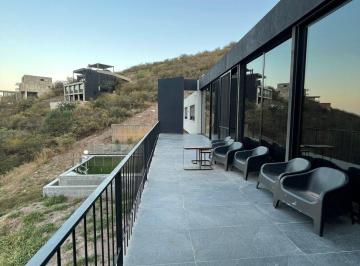 Casa de 7 ambientes, La Calera · La Deseada - Casa de Categoría con Patio y Pileta - Consultas