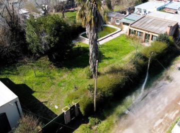 Casa · 705m² · 3 Ambientes · Quinta en Haití Al 700, Esquina Roque Saenz Peña, Barrio Caisol
