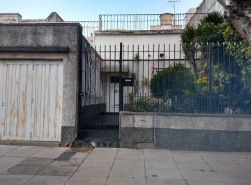 Casa de 4 ambientes, Tres de Febrero · Casa en Venta 4 Ambientes con Garage