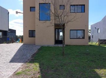 Casa · 170m² · 4 Ambientes · 2 Cocheras · Casa en Venta en Araucarias, Puertos, Escobar