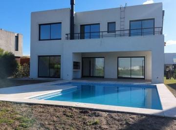 Casa · 266m² · 5 Ambientes · 1 Cochera · Casa en Venta en El Cantón Golf, El Cantón, Escobar