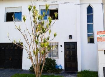 Casa de 4 ambientes, Quilmes · Venta Casa de 4 Ambientes en “nuevo Barrio Cervecero”. Acepta Permuta!
