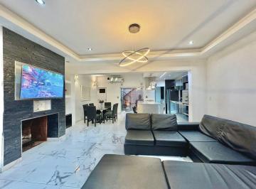 PH de 3 ambientes, Palermo · PH en Palermo Hollywood con Terraza Privada y Jacuzzi