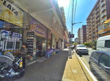 Local comercial · 150m² · 3 Locales a La Venta en Block (Usd 100.000)