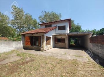 Casa · 58m² · 3 Ambientes · 1 Cochera · Casa en Venta de 3 Dorm. C/ Cochera en Costa Azul