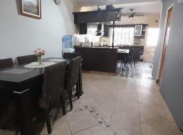 PH · 140m² · 4 Ambientes · PH en Villa Celina