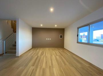 Casa · 130m² · 4 Ambientes · 1 Cochera · Se Vende Duplex de 3 Dormitrios en Manantiales 2