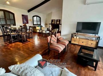 Casa · 410m² · 10 Ambientes · 2 Cocheras · Casa 4 Dor. con Pileta - Barrio Urca