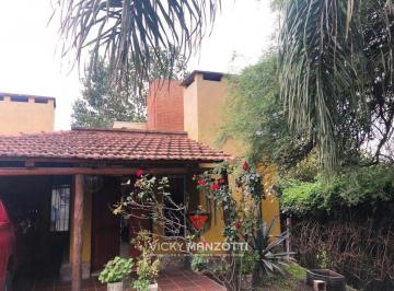 Casa · 200m² · 6 Ambientes · 1 Cochera · Plumerillos S - N - Casa 3 Dorm. con Pileta - Unquillo