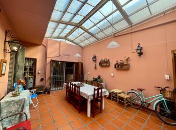 Casa de 4 ambientes, Villa Urquiza · Casa con Parque y Pileta en Villa Urquiza