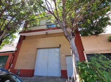Bodega-Galpón de 4 ambientes, Flores · Vende Amplio Deposito / Galpon con Vivienda