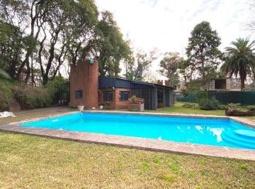 Casa · 250m² · 4 Ambientes · 5 Cocheras · Casa en Venta: Parque Leloir: 5 Ambientes