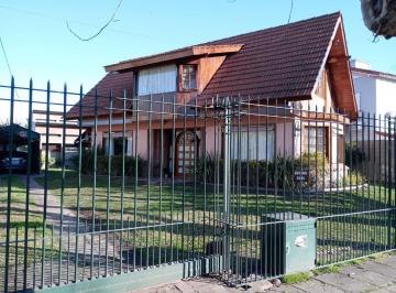Casa · 280m² · 4 Ambientes · 5 Cocheras · Casa en Venta en Ituzaingo