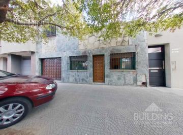 PH · 140m² · 5 Ambientes · 1 Cochera · Casa PH en Venta, 3 Dorm., Tolosa La Plata