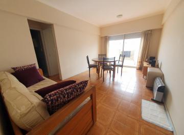Departamento · 65m² · 3 Ambientes · 3 Ambientes con Blacon a La Calle en La Perla
