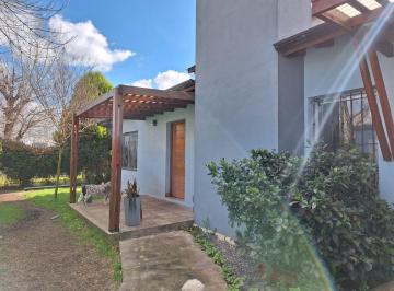 Casa · 180m² · 5 Ambientes · 4 Cocheras · Casa en Venta Campana