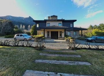 Casa · 436m² · 5 Dormitorios · 1 Cochera · Casa Venta Arelauquen