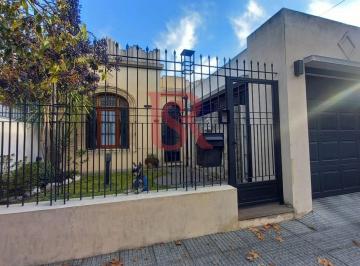 Casa · 1m² · 7 Ambientes · 2 Cocheras · Dn - Hermosa Casa de 7 Ambientes Totalmente Reciclada a Nuevo en Venta en Quilmes o