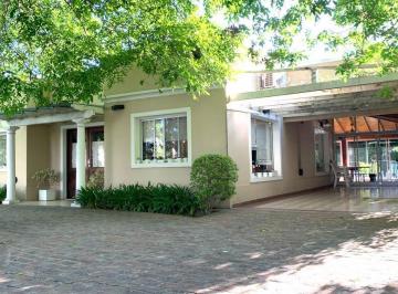 Casa · 240m² · 5 Ambientes · 2 Cocheras · Casa en Venta y Alquiler en Club de Campo San Patricio