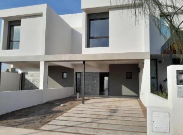 Casa · 152m² · 6 Ambientes · 2 Cocheras · Duplex Premium en Venta Etapa 3 Córdoba Docta 3 Dorm