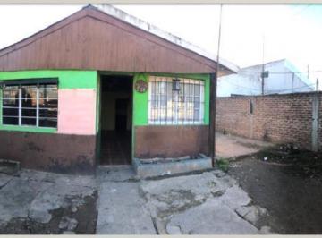 Casa · 62m² · 4 Ambientes · 2 Cocheras · Casa en Venta o Permuta