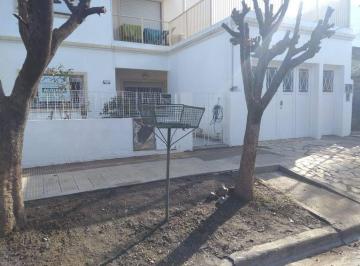 Casa · 70m² · 3 Ambientes · 1 Cochera · Venta Casa 3 Ambientes PH Villa Tesei Hurlingham