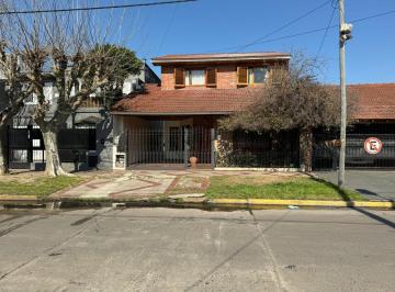 Casa de 4 ambientes, Lomas de Zamora · Chalet 4 Amb en Venta