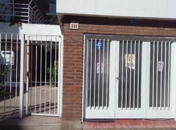 Casa · 150m² · 4 Ambientes · 1 Cochera · Se Alquila Casa 3 Dorm., barrio Alberdi, Cordoba