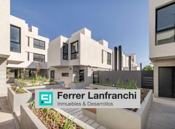 Casa · 92m² · 5 Ambientes · 2 Cocheras · Casa a Estrenar en Venta de 3 Dorm. - Housing Distrito 20 Nuevo Poeta Lugones