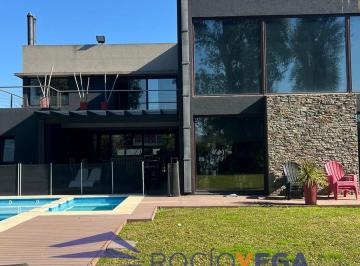 Casa · 260m² · 4 Ambientes · 2 Cocheras · Casa en Venta en Barrio Cerrado Weston, Moreno