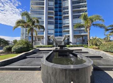 Departamento · 120m² · 5 Ambientes · 1 Cochera · Punta del Este, Maldonado, Alq 1 Cuadra de Playa Mansa. Servicio de Playa. Edificio Miami Boulevard.