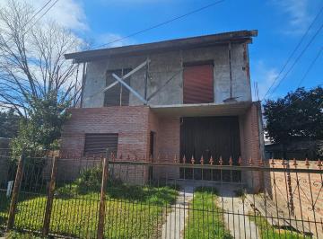 Casa · 326m² · 6 Ambientes · Casa Chalet en Venta en General Pacheco, Tigre, G. B. a. Zona Norte